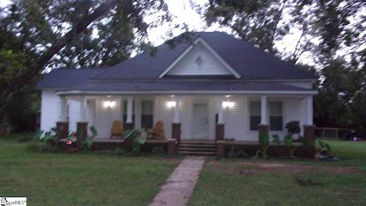 1041 Cherokee Rd Pelzer, SC 29669