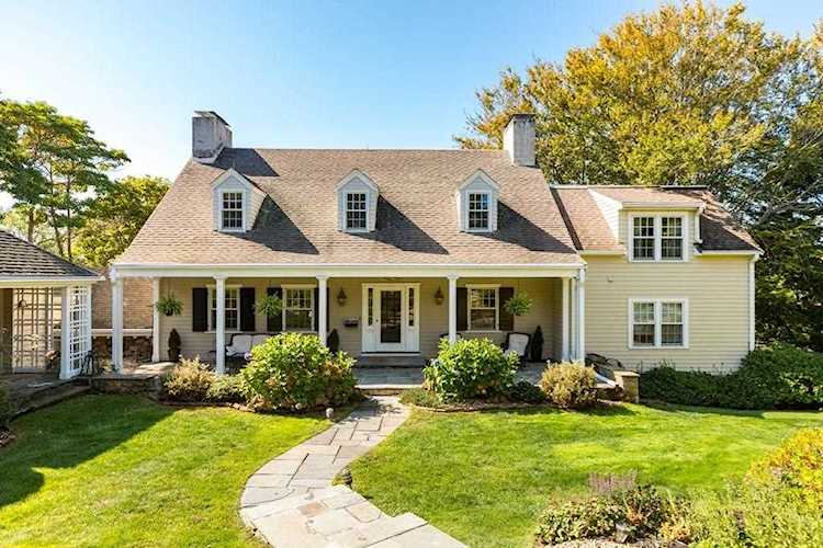 41 Harbor Avenue Marblehead, MA 01945