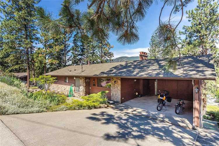 2410 Boucherie Road West Kelowna, BC V1Z2E6