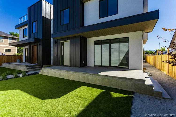 1338 Ethel Street Kelowna, BC V1Y2X2