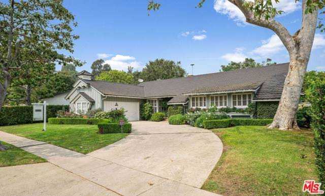 13219 Jonesboro Place Los Angeles, CA 90049
