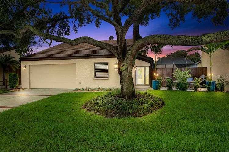 3694 Glen Oaks Manor Dr Sarasota, FL 34232