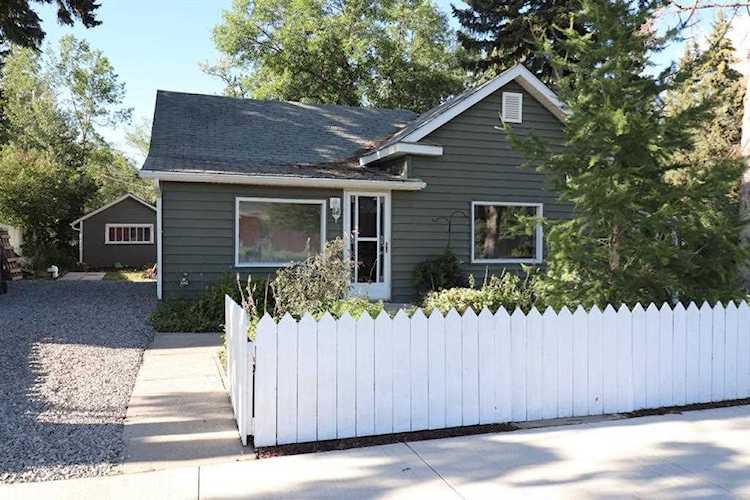 436 Macleod Trl W High River, AB T1V 1P6