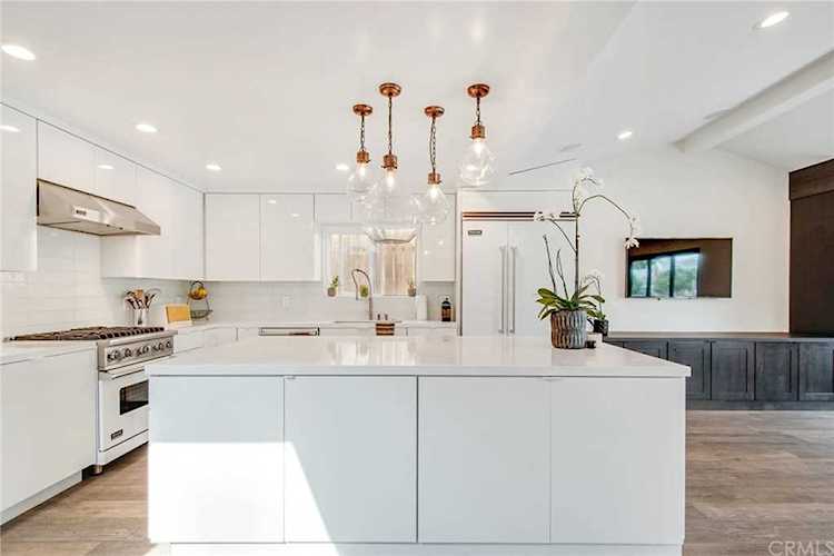 713 Poinsettia Avenue Corona Del Mar, CA 92625