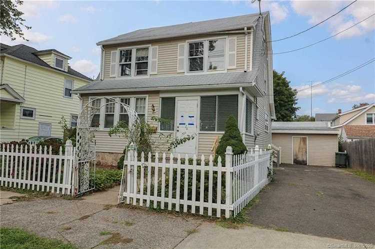 26 Overland Avenue Bridgeport, CT 06606