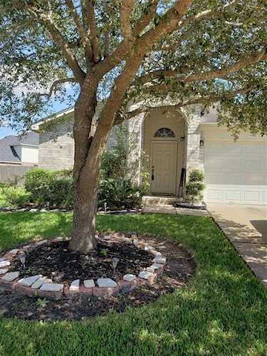 2618 Maple Place Ct Fresno, TX 77545
