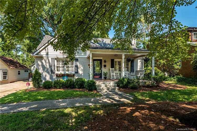 3026 Sunset Dr Charlotte, NC 28209