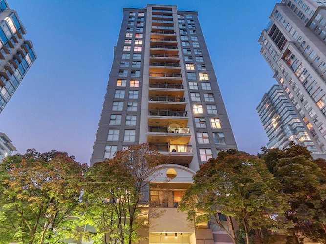 989 Richards Street #1806 Vancouver, BC V6B 6R6