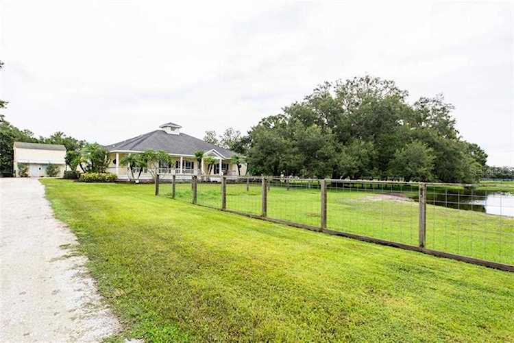 7901 Hawkins Rd Sarasota, FL 34241