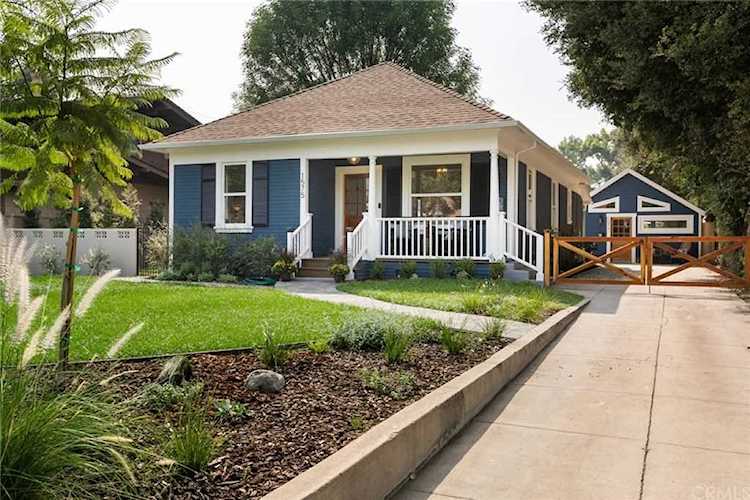 1575 N Los Robles Avenue Pasadena, CA 91104