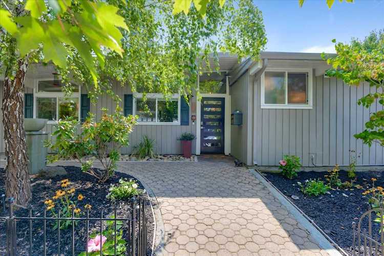 494 Cypress St Redwood City, CA 94061