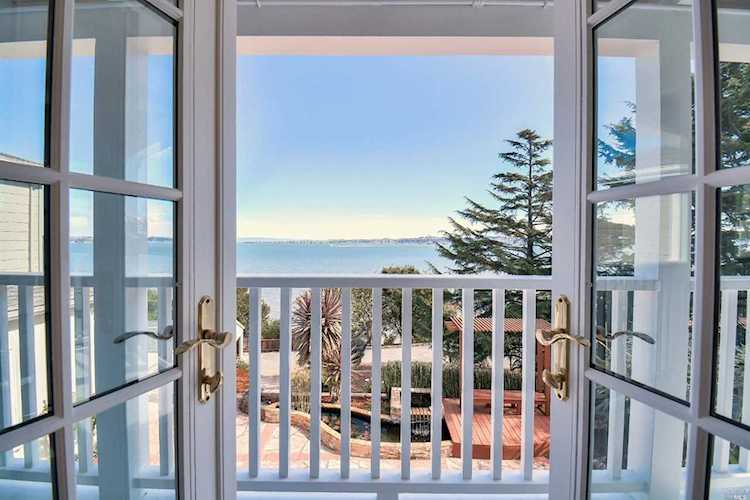 5000 Paradise Drive Tiburon, CA 94920