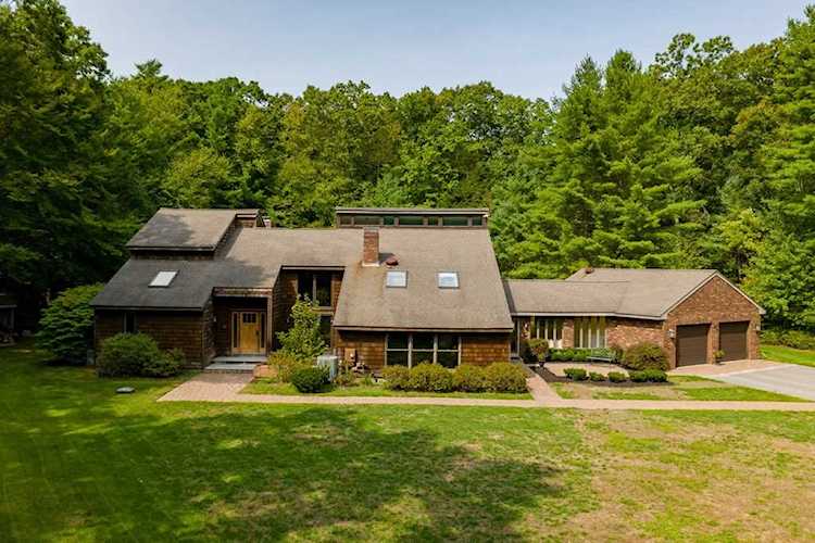 41 Woods Rd Norwell, MA 02061