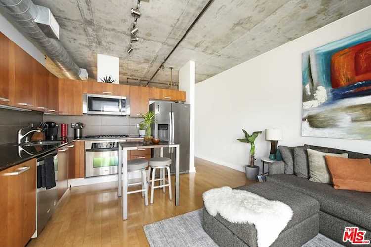 645 W 9th Street #401 Los Angeles, CA 90015
