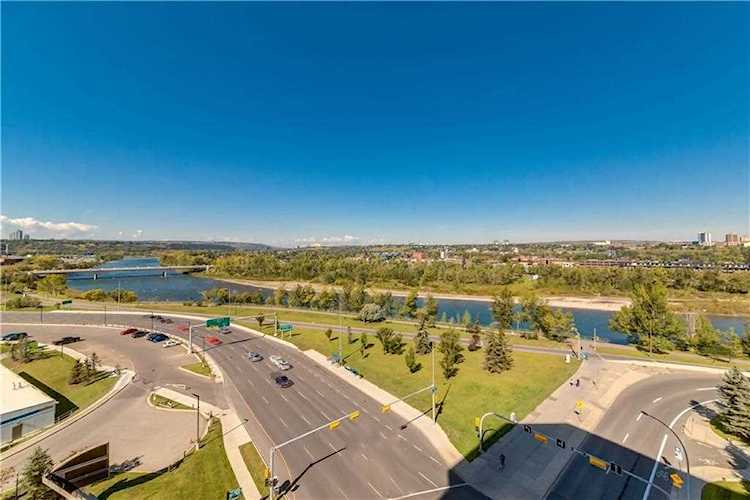 1121 6 Ave SW #1009 Calgary, AB T2P 5J4
