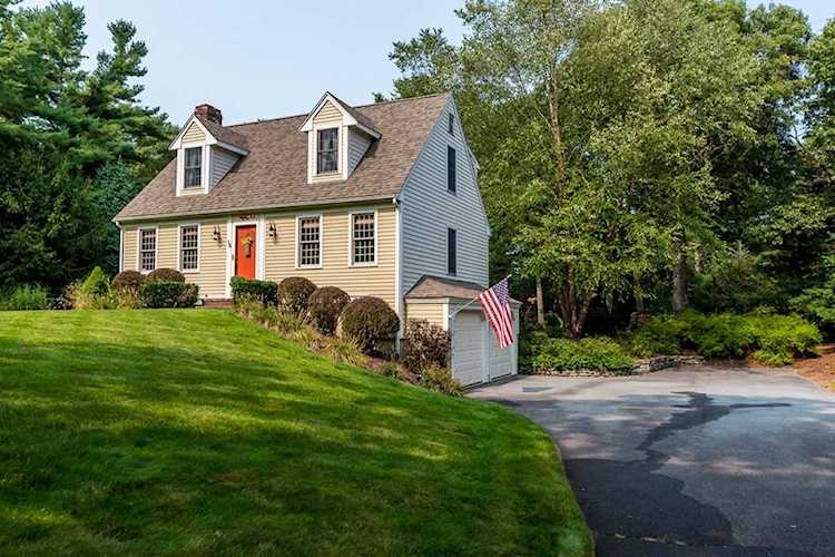 14 Deer Hill Lane Aka Deerhill Carver, MA 02330