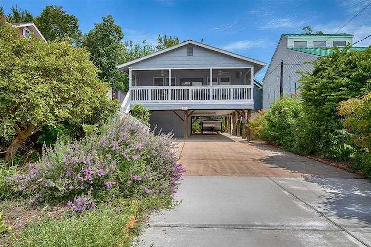 325 Clear Lake Rd Clear Lake Shores, TX 77565