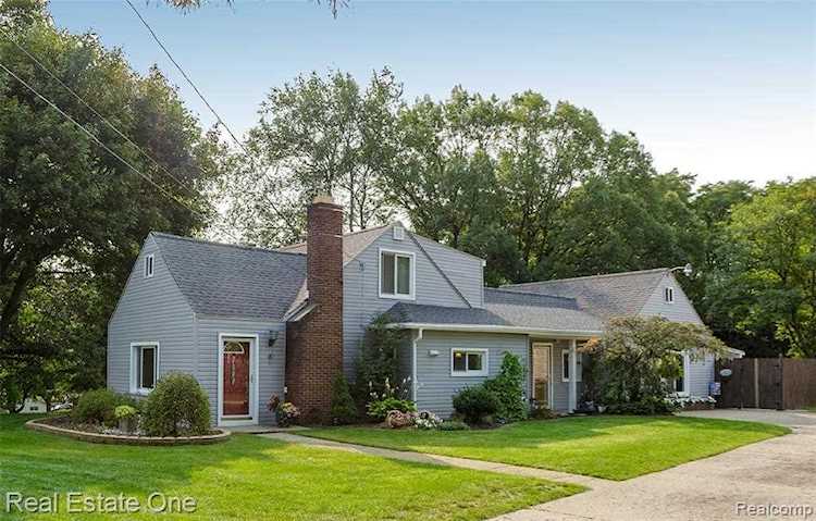 820 Collier Rd Auburn Hills, MI 48326