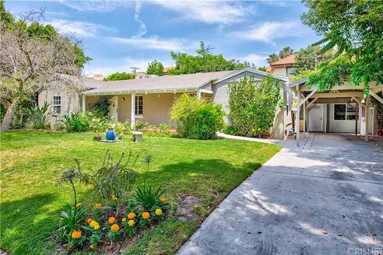 13229 Bloomfield Street Sherman Oaks, CA 91423