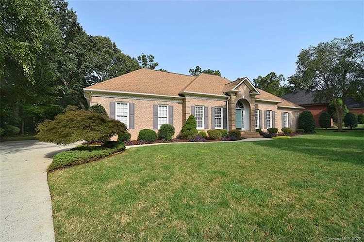4231 Shannamara Dr Matthews, NC 28104