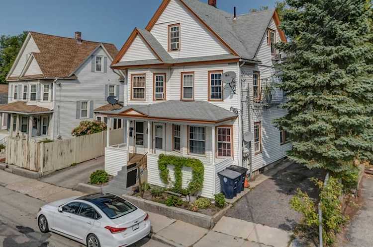 122 Pine St Nashua, NH 03060