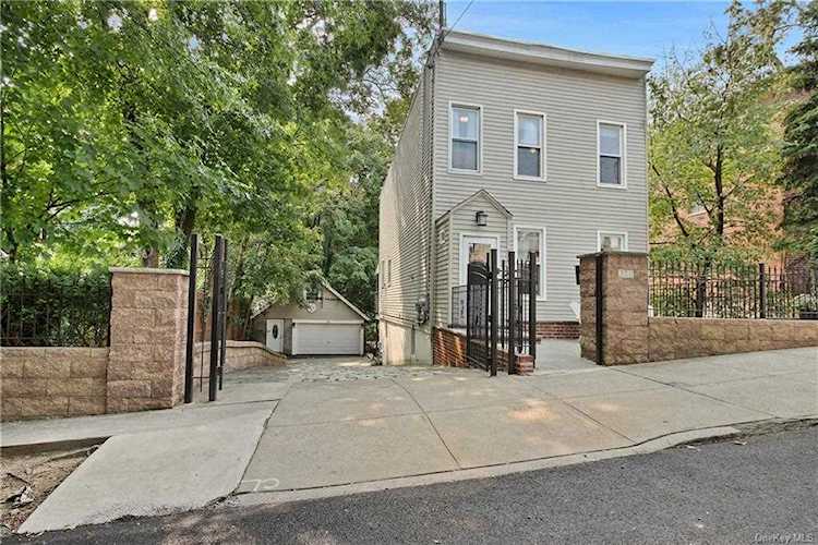 308-310 W 259th Street Bronx, NY 10471