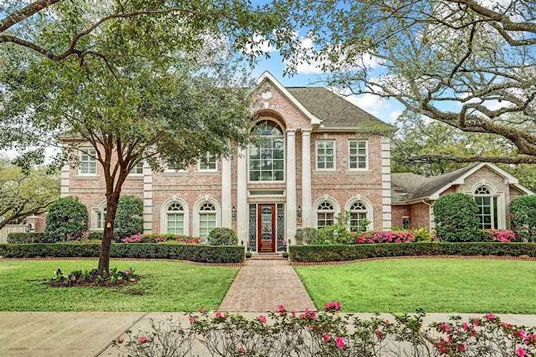 5666 Pine Forest Rd Houston, TX 77056