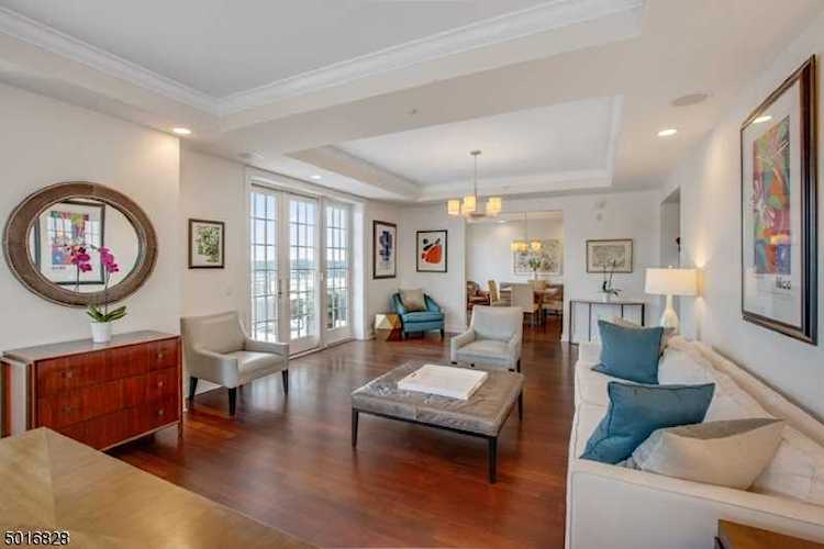 40 W Park Place Unit 605 Morristown Town, NJ 07960