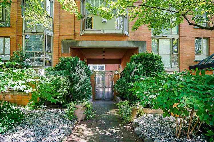 1488 Hornby Street #305 Vancouver, BC V6Z 1X3