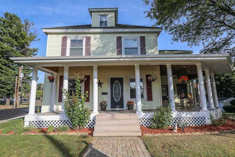 113 Blossom St Nashua, NH 03060