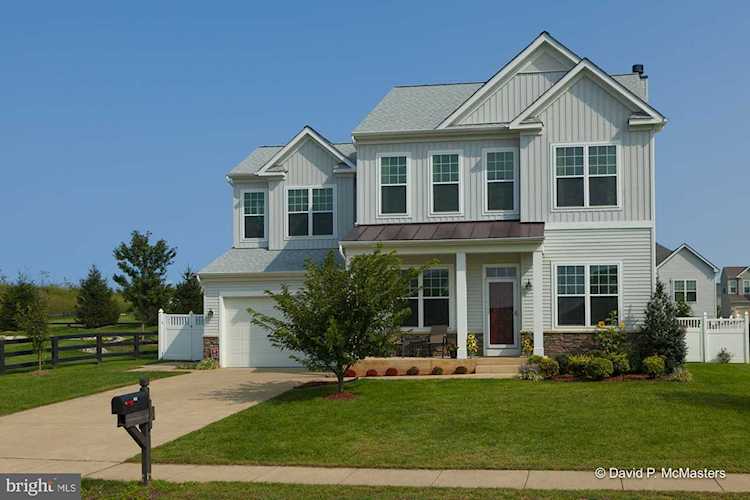 43 Santmyer Charles Town, WV 25414