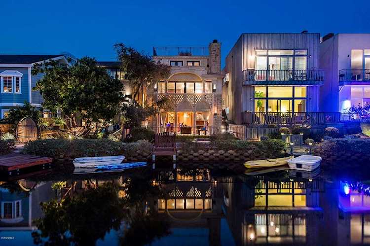 230 Linnie Canal Venice, CA 90291