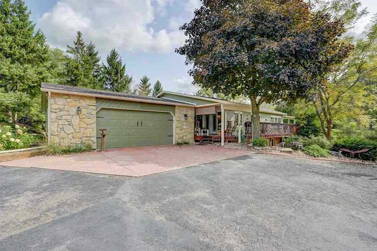 1986 Manhattan Dr Verona, WI 53593