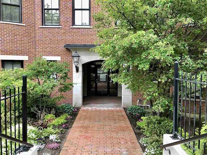 40 College St #211D Burlington, VT 05401