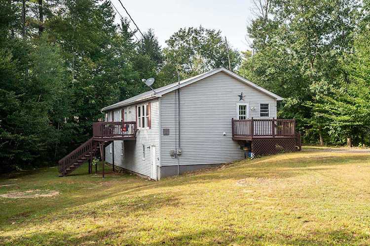 12 Deering Dr Barnstead, NH 03225