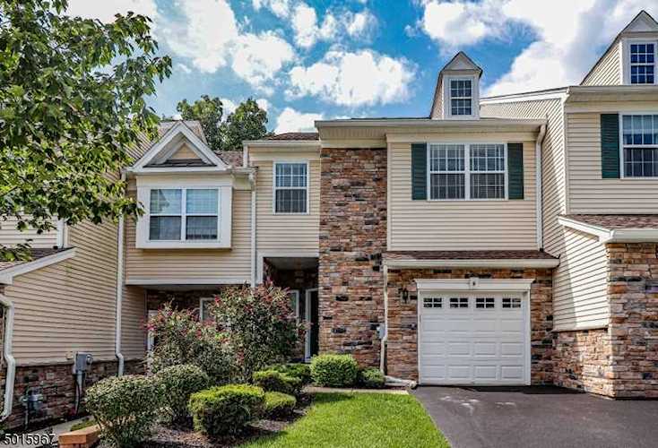 5 Julia Pl Mount Olive Twp., NJ 07828
