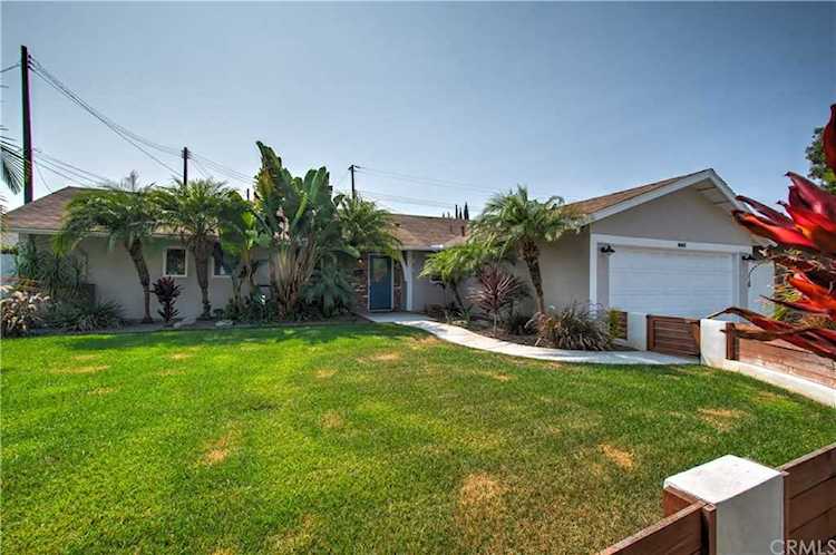 1645 Palau Place Costa Mesa, CA 92626