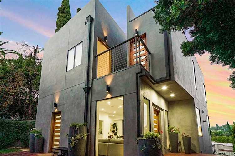 3843 Clayton Avenue Los Feliz, CA 90027