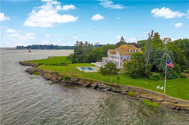 1093 Pequot Avenue Fairfield, CT 06890