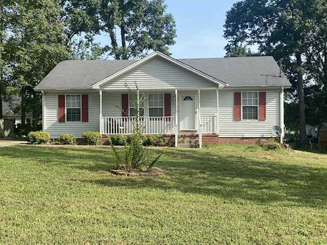 104 Ruth Ln La Vergne, TN 37086