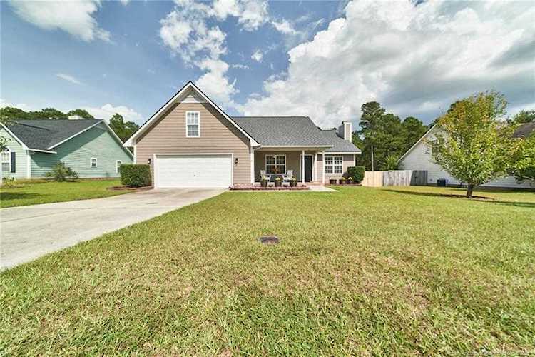 214 Somerset Dr Raeford, NC 28376