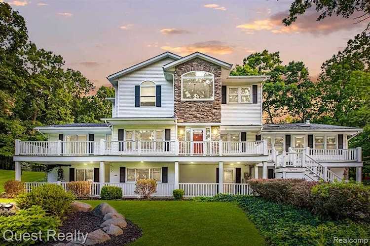 10650 King Rd Springfield Twp, MI 48350