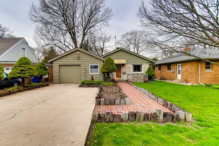 4904 Wolf Rd Western Springs, IL 60558