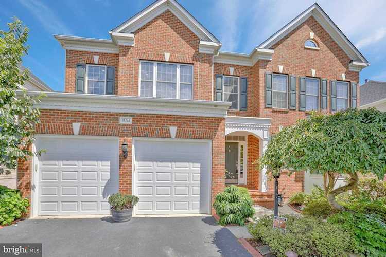 25722 Village Dr Chantilly, VA 20152 | MLS ® VALO419198 Photo 1