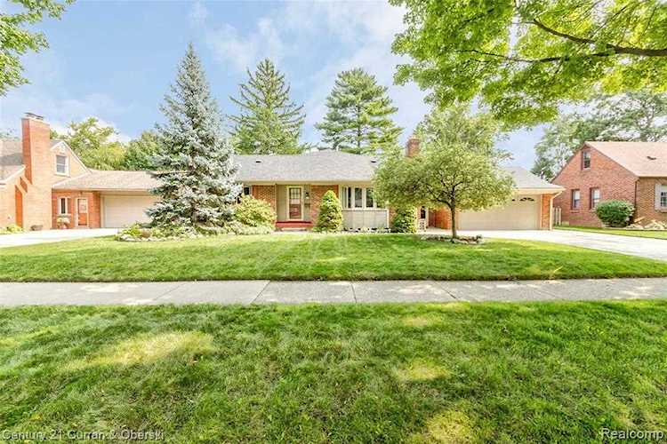 3535 Bennett St Dearborn, MI 48124