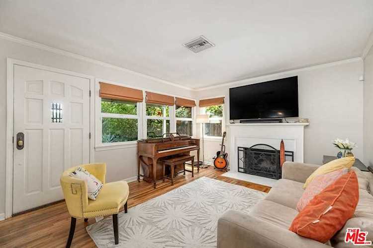 4425 Saint Clair Avenue Studio City, CA 91604