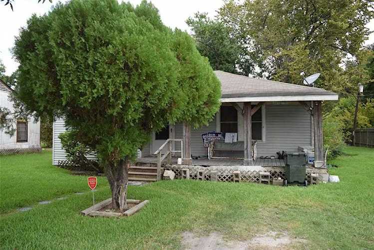 2846 1/2 5th St Stafford, TX 77477