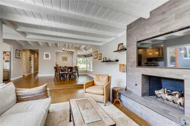 10683 Valleyheart Drive Studio City, CA 91604