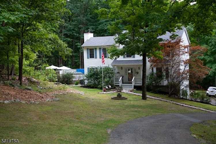 10 Tudor Hill Dr Vernon Twp., NJ 07461