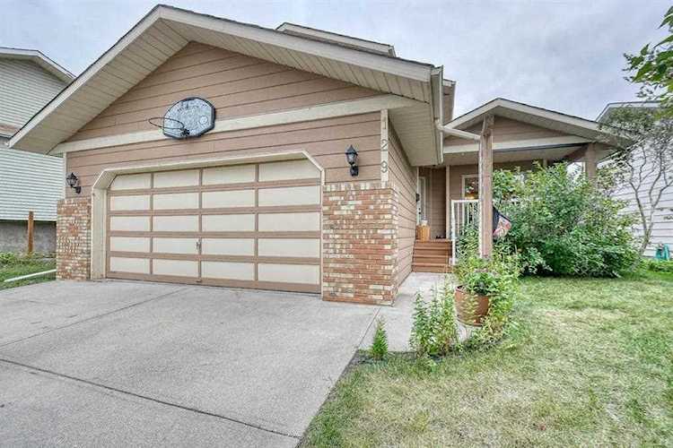 129 Sun Harbour Way SE Calgary, AB T3X 3C2